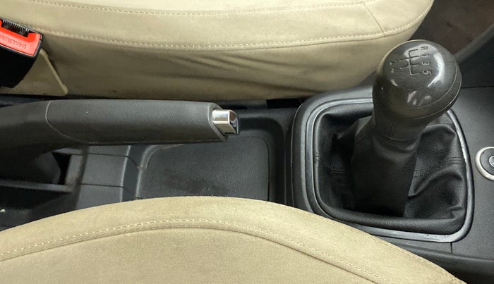 2017 Volkswagen Ameo COMFORTLINE 1.2L, CNG, Manual, 65,743 km, Gear Lever