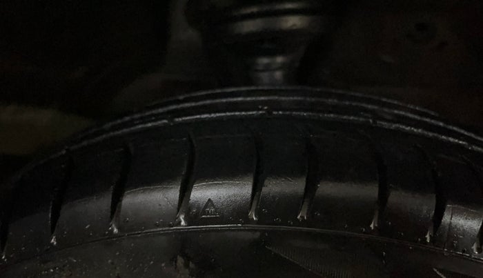 2014 Maruti Wagon R 1.0 VXI, Petrol, Manual, 69,356 km, Right Front Tyre Tread