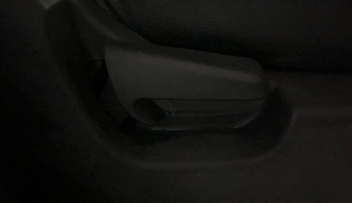 2014 Maruti Wagon R 1.0 VXI, Petrol, Manual, 69,356 km, Driver Side Adjustment Panel