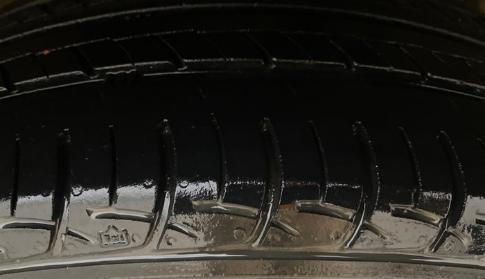 2018 Maruti Baleno DELTA PETROL 1.2, Petrol, Manual, 37,186 km, Right Front Tyre Tread