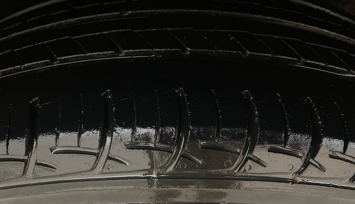 2018 Maruti Baleno DELTA PETROL 1.2, Petrol, Manual, 37,186 km, Right Rear Tyre Tread