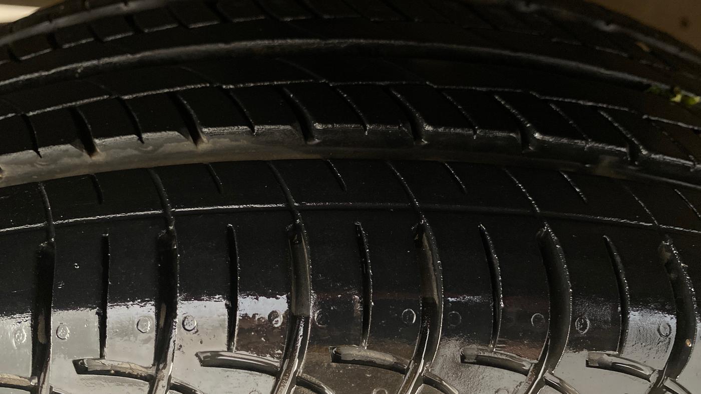 2018 Maruti Baleno DELTA PETROL 1.2, Petrol, Manual, 37,186 km, Left Front Tyre Tread