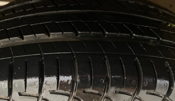 2018 Maruti Baleno DELTA PETROL 1.2, Petrol, Manual, 37,186 km, Left Front Tyre Tread