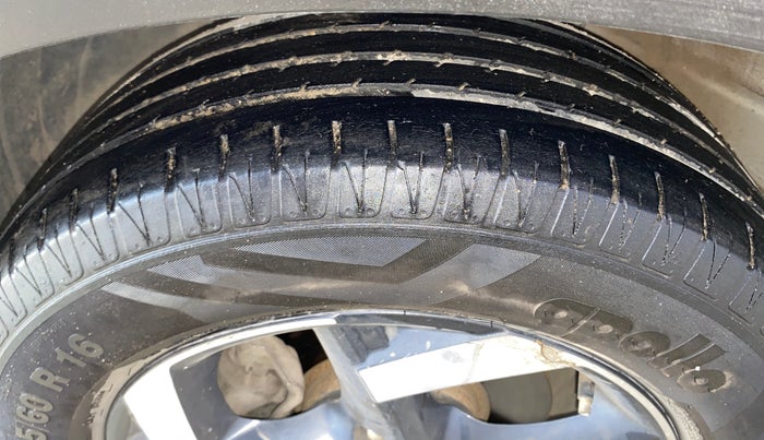 2019 Hyundai VENUE SX(O) 1.4 CRDI, Diesel, Manual, 72,133 km, Left Front Tyre Tread