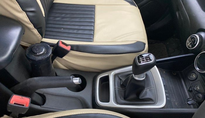 2019 Hyundai VENUE SX(O) 1.4 CRDI, Diesel, Manual, 72,133 km, Gear Lever