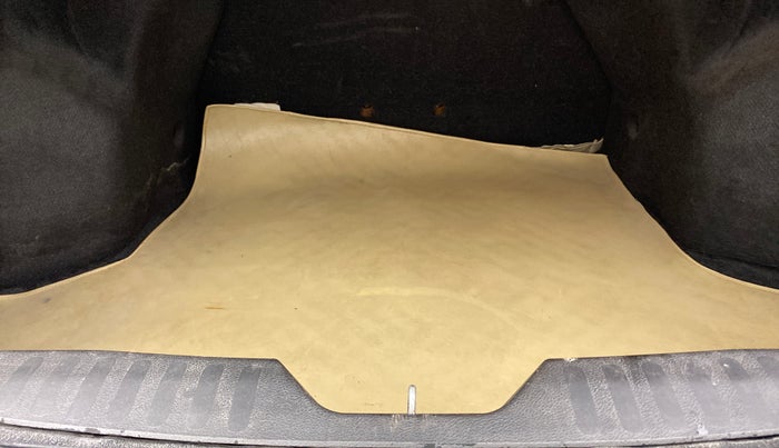 2015 Maruti Ciaz ZDI SHVS, Diesel, Manual, 83,846 km, Boot Inside