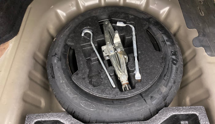 2015 Maruti Ciaz ZDI SHVS, Diesel, Manual, 83,846 km, Spare Tyre