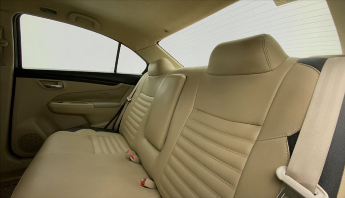 2015 Maruti Ciaz ZDI SHVS, Diesel, Manual, 83,846 km, Right Side Rear Door Cabin