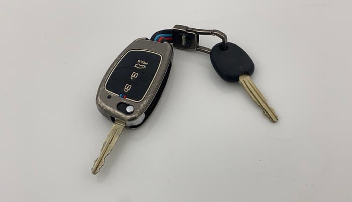 2023 Hyundai VENUE S(O) 1.2, Petrol, Manual, 39,081 km, Key Close Up
