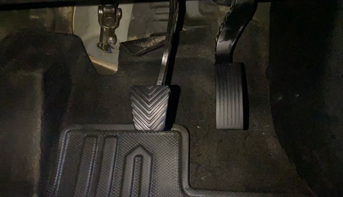 2021 KIA SONET HTK PLUS 1.0 IMT, Petrol, Manual, 91,610 km, Pedals