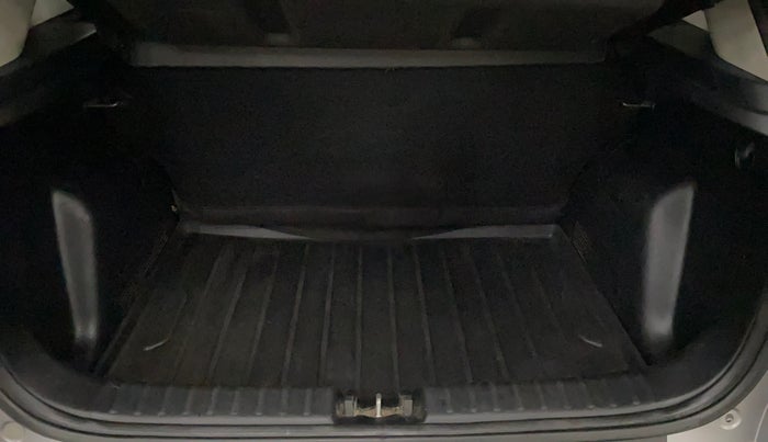 2021 KIA SONET HTK PLUS 1.0 IMT, Petrol, Manual, 91,610 km, Boot Inside