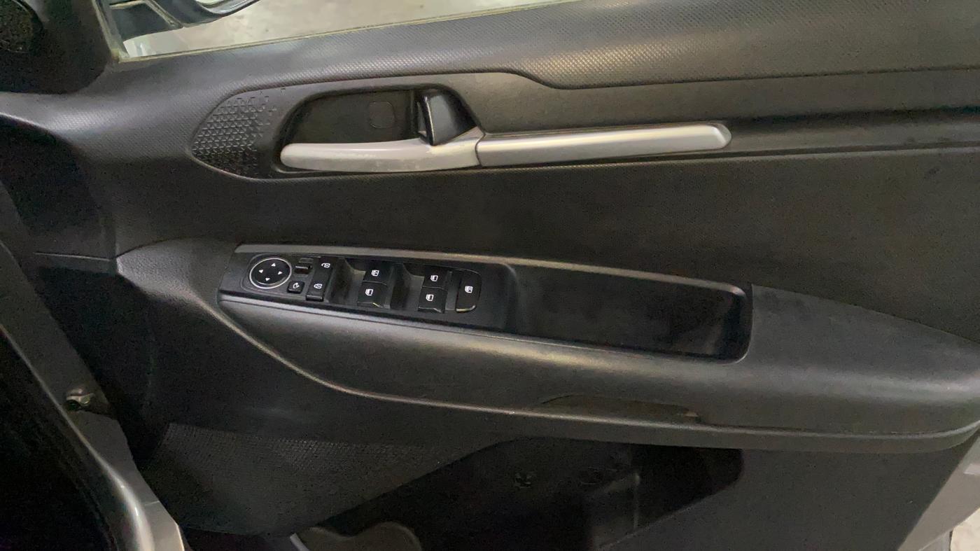 2021 KIA SONET HTK PLUS 1.0 IMT, Petrol, Manual, 91,610 km, Driver Side Door Panels Control