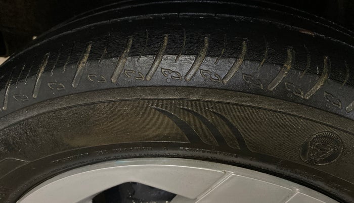 2021 Nissan MAGNITE XE, Petrol, Manual, 69,513 km, Right Rear Tyre Tread