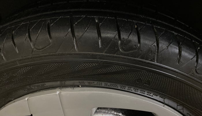 2021 Nissan MAGNITE XE, Petrol, Manual, 69,513 km, Left Front Tyre Tread