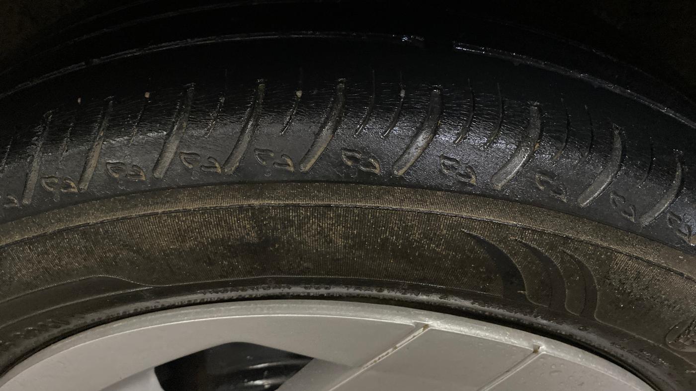 2021 Nissan MAGNITE XE, Petrol, Manual, 69,513 km, Left Rear Tyre Tread
