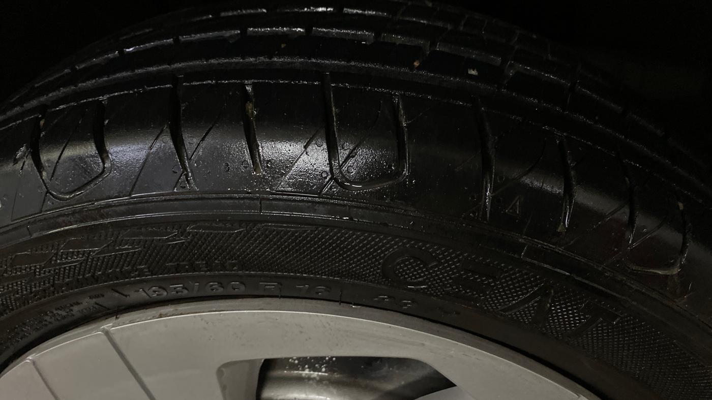 2021 Nissan MAGNITE XE, Petrol, Manual, 69,513 km, Right Front Tyre Tread