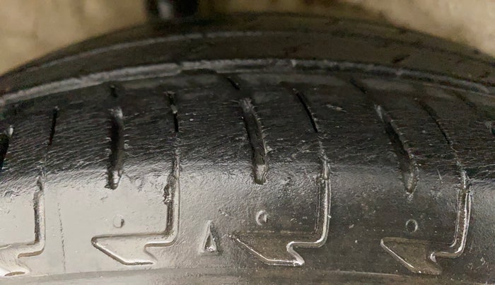 2018 Maruti IGNIS DELTA 1.2 AMT, Petrol, Automatic, 36,771 km, Right Rear Tyre Tread