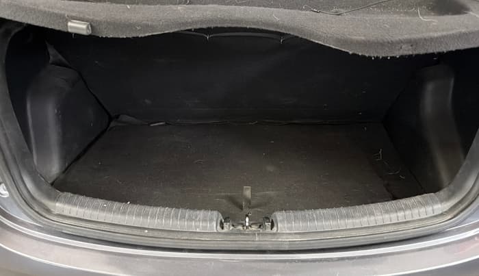 2017 Hyundai Grand i10 MAGNA 1.2 KAPPA VTVT, Petrol, Manual, 66,686 km, Boot Inside