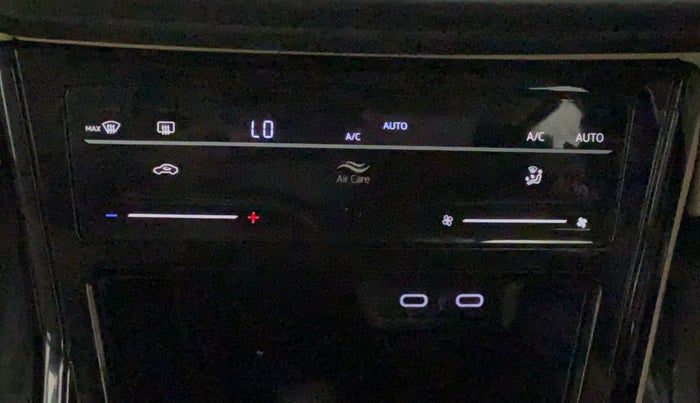 2022 Volkswagen VIRTUS HIGHLINE TSI 1.0 MT, Petrol, Manual, 15,668 km, Automatic Climate Control