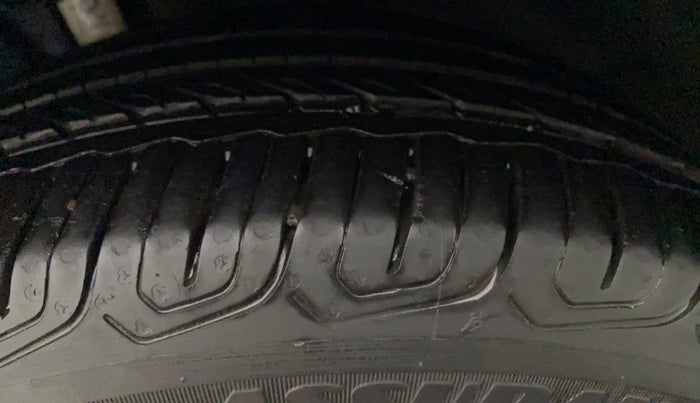 2022 Volkswagen VIRTUS HIGHLINE TSI 1.0 MT, Petrol, Manual, 15,668 km, Left Front Tyre Tread