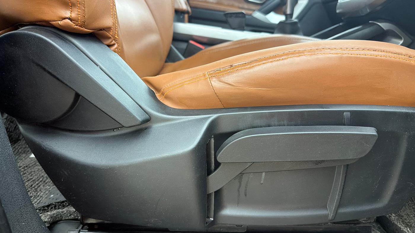 2023 Tata Harrier XT PLUS 2.0L KRYOTEC, Diesel, Manual, 59,702 km, Driver Side Adjustment Panel