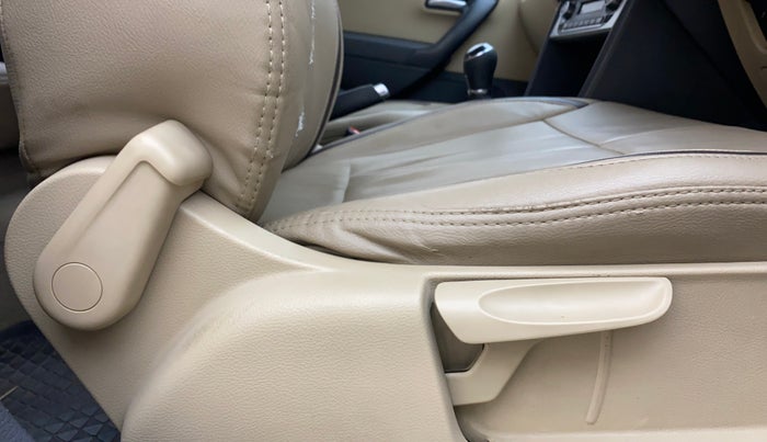 2017 Volkswagen Polo HIGHLINE1.2L, Petrol, Manual, 67,745 km, Driver Side Adjustment Panel