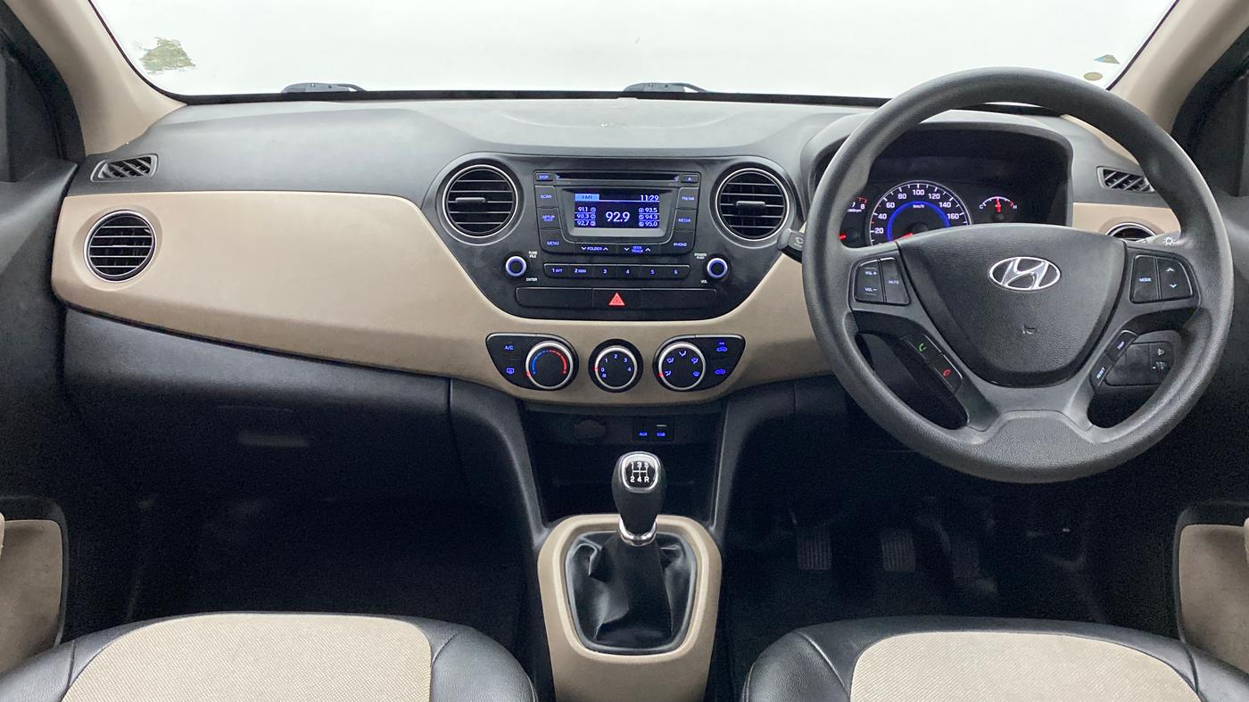 2016 Hyundai Grand i10 SPORTZ 1.2 KAPPA VTVT, Petrol, Manual, 43,675 km, Dashboard