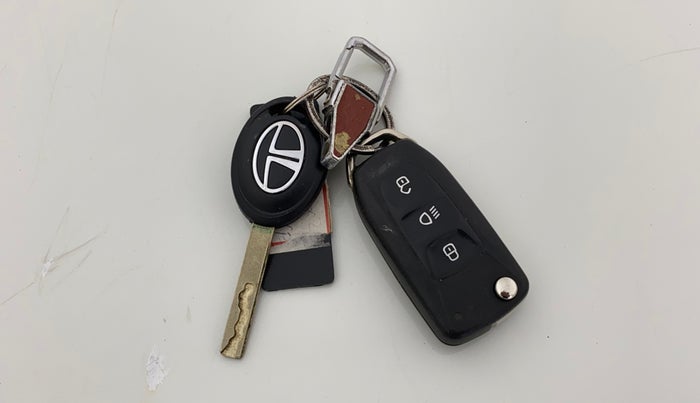 2019 Tata Tiago XZ PETROL, Petrol, Manual, 98,080 km, Key Close Up