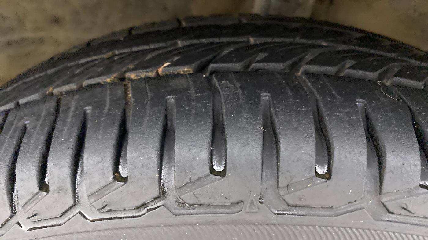 2018 Maruti Wagon R 1.0 VXI, Petrol, Manual, 36,049 km, Left Front Tyre Tread