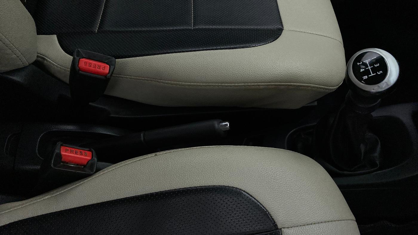 2018 Maruti Wagon R 1.0 VXI, Petrol, Manual, 36,049 km, Gear Lever