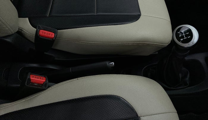 2018 Maruti Wagon R 1.0 VXI, Petrol, Manual, 36,049 km, Gear Lever