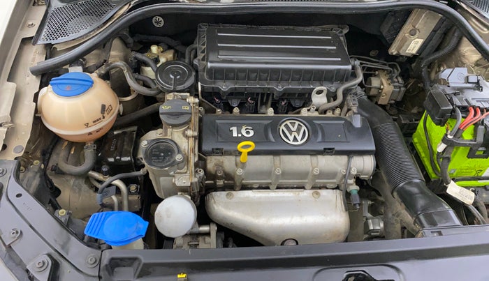 2016 Volkswagen Vento HIGHLINE 1.6 MPI, Petrol, Manual, 1,02,598 km, Engine View - Right