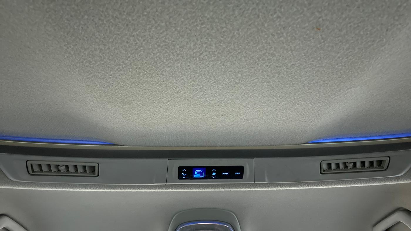 2018 Toyota Innova Crysta 2.4 ZX 7 STR, Diesel, Manual, 93,765 km, Rear AC Vents