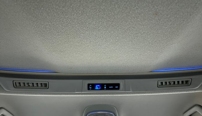 2018 Toyota Innova Crysta 2.4 ZX 7 STR, Diesel, Manual, 93,765 km, Rear AC Vents