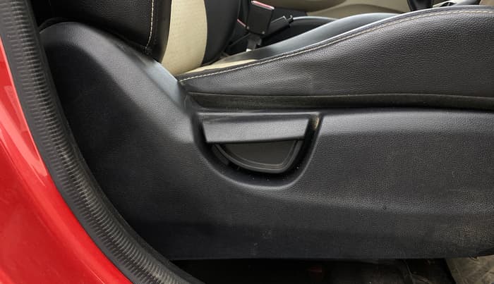 2018 Hyundai NEW SANTRO SPORTZ CNG, CNG, Manual, 93,899 km, Driver Side Adjustment Panel
