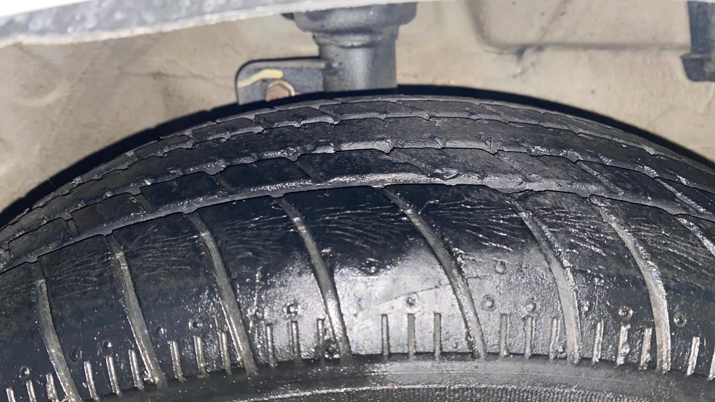 2018 Maruti Celerio VXI AMT, Petrol, Automatic, 14,314 km, Right Front Tyre Tread