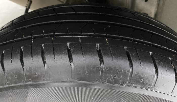 2019 Hyundai VENUE S MT 1.2 KAPPA, Petrol, Manual, 18,755 km, Right Rear Tyre Tread