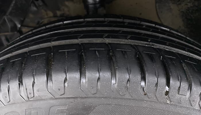 2016 Maruti Vitara Brezza ZDI PLUS DUAL TONE, Diesel, Manual, 71,935 km, Left Front Tyre Tread