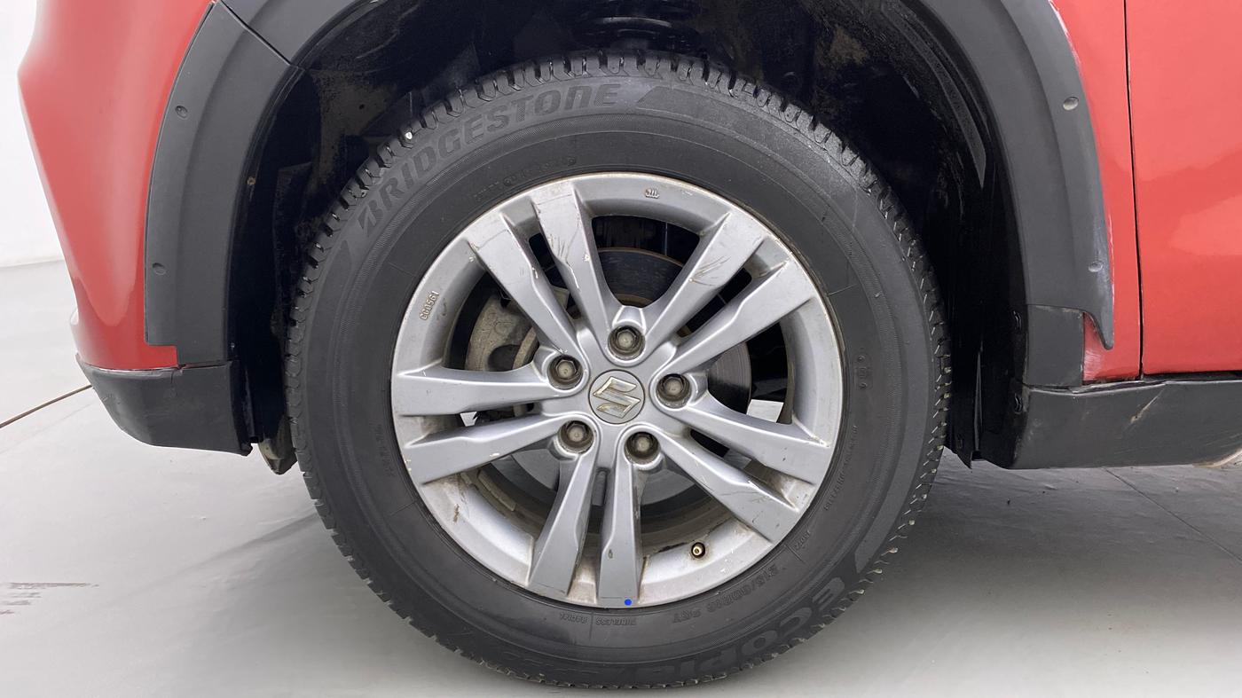 2016 Maruti Vitara Brezza ZDI PLUS DUAL TONE, Diesel, Manual, 71,935 km, Left Front Wheel