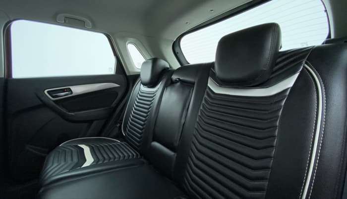 2016 Maruti Vitara Brezza ZDI PLUS DUAL TONE, Diesel, Manual, 71,935 km, Right Side Rear Door Cabin