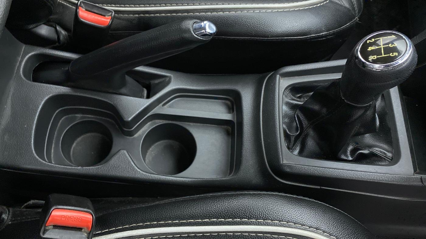 2016 Maruti Vitara Brezza ZDI PLUS DUAL TONE, Diesel, Manual, 71,935 km, Gear Lever