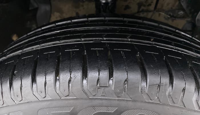 2016 Maruti Vitara Brezza ZDI PLUS DUAL TONE, Diesel, Manual, 71,935 km, Right Front Tyre Tread