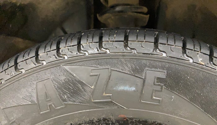 2017 Renault Kwid CLIMBER 1.0 AMT, Petrol, Automatic, 63,998 km, Right Front Tyre Tread