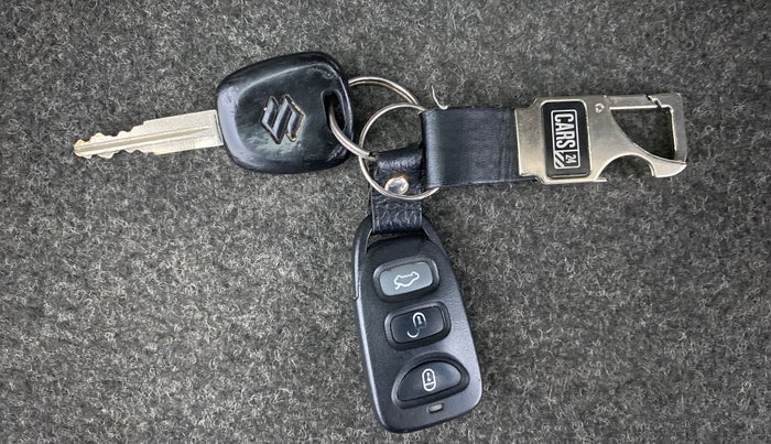 2014 Maruti Alto K10 VXI P, Petrol, Manual, 34,371 km, Key Close Up