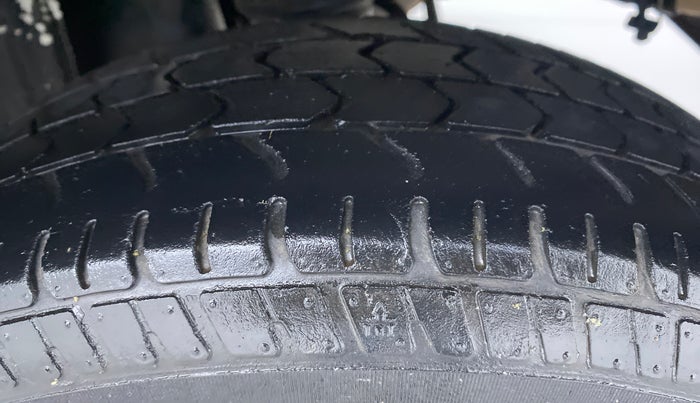 2014 Maruti Alto K10 VXI P, Petrol, Manual, 34,371 km, Left Rear Tyre Tread