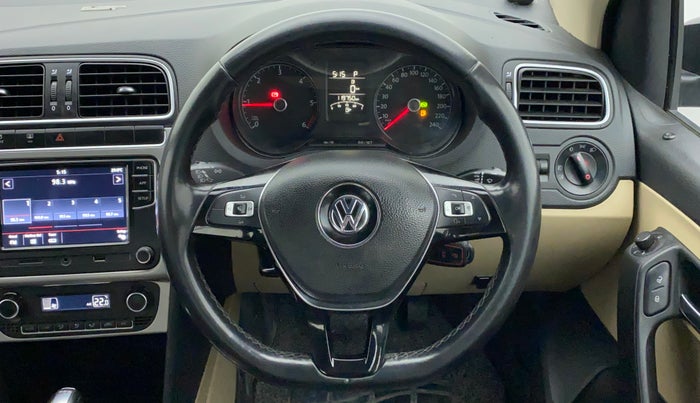 2018 Volkswagen Ameo HIGHLINE PLUS 1.5L AT 16 ALLOY, Diesel, Automatic, 1,19,750 km, Steering Wheel Close Up