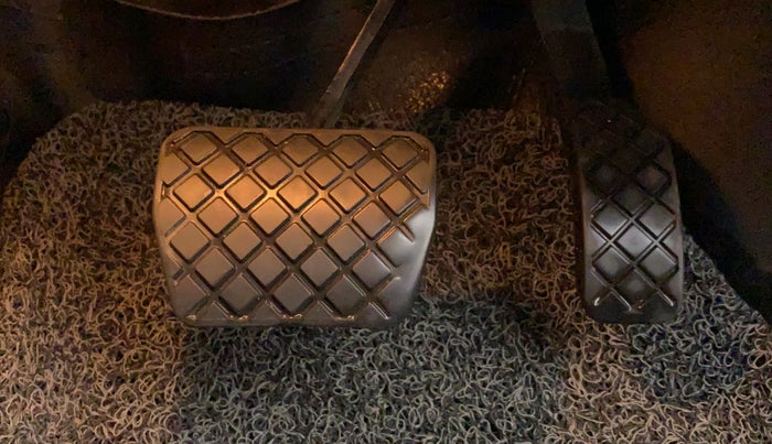 2018 Volkswagen Ameo HIGHLINE PLUS 1.5L AT 16 ALLOY, Diesel, Automatic, 1,19,750 km, Pedals