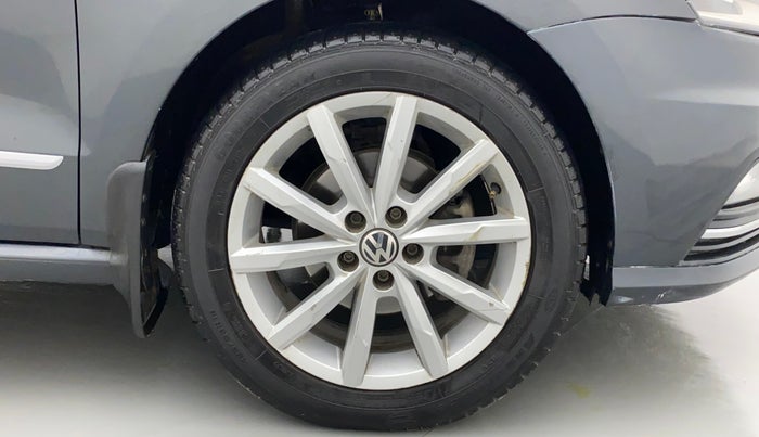 2018 Volkswagen Ameo HIGHLINE PLUS 1.5L AT 16 ALLOY, Diesel, Automatic, 1,19,750 km, Right Front Wheel