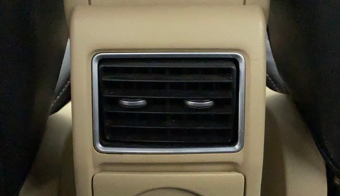 2018 Volkswagen Ameo HIGHLINE PLUS 1.5L AT 16 ALLOY, Diesel, Automatic, 1,19,750 km, Rear AC Vents