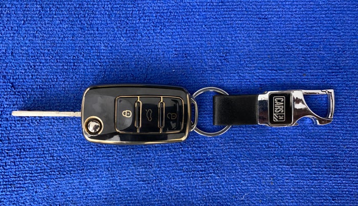 2018 Volkswagen Ameo HIGHLINE PLUS 1.5L AT 16 ALLOY, Diesel, Automatic, 1,19,750 km, Key Close Up